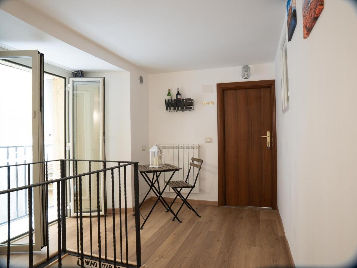 Athmosfera Nova 18 Hotel Наполи Екстериор снимка